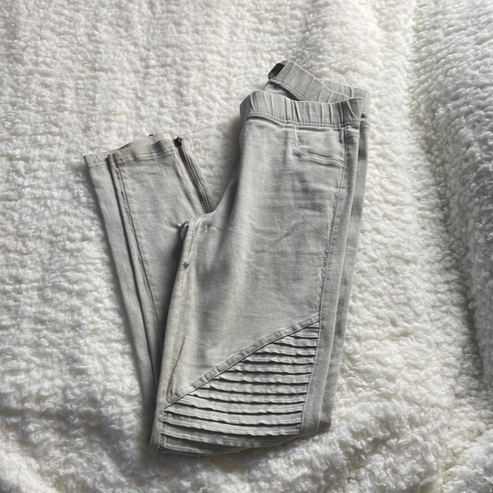 Beulah Style Jeggings in Beige - Size 26